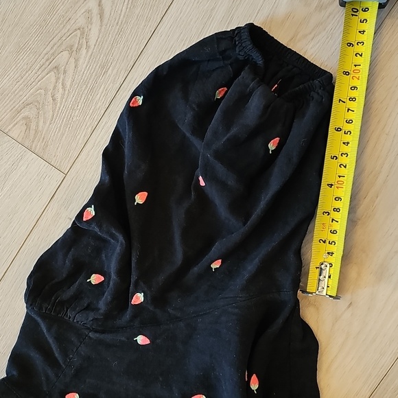 Linen Strawberry Collared‎ Button Down Balloon Sleeve Blouse, Medium - Picture 16 of 16